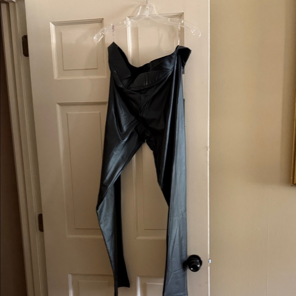 Elegant Black Straight Leg Women's Pants - Picture 2 of 2
